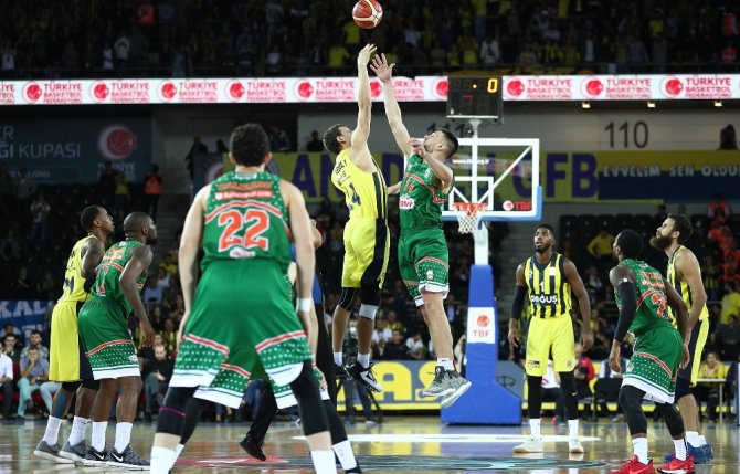 Fenerbahçe, Kupasını Fahri Kasırga Ve Osman Aşkın Bak’ın Elinden Aldı