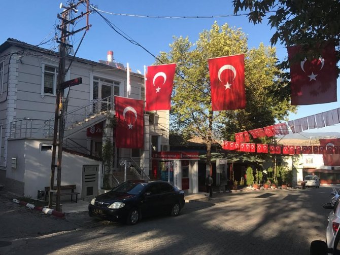 İnhisar Türk Bayrakları İle Donatıldı