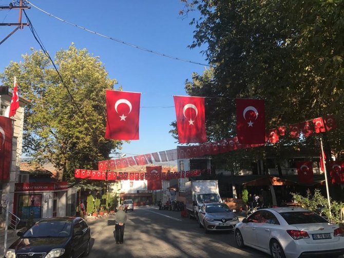 İnhisar Türk Bayrakları İle Donatıldı