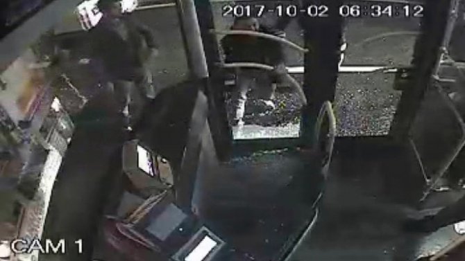 Şehir Eşkiyaları Belediye Otobüsüne Böyle Saldırdı