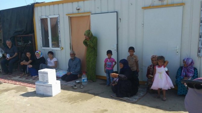 Burhaniye’de 110 Aileye Gıda Yardımı Yaptı