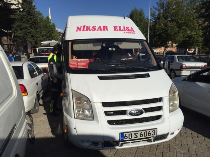Niksar’da Fazla Öğrenci Taşıyan Servis Araçlarına Para Cezası