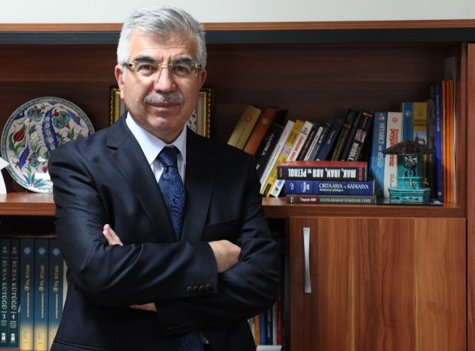 Uludağ Üniversitesi Uluslararası İlişkiler Bölüm Başkanı Prof. Dr. Tayyar Arı: