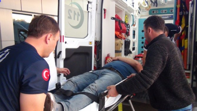Zonguldak’ta Minibüs İle Otomobil Çarpıştı: 1 Yaralı