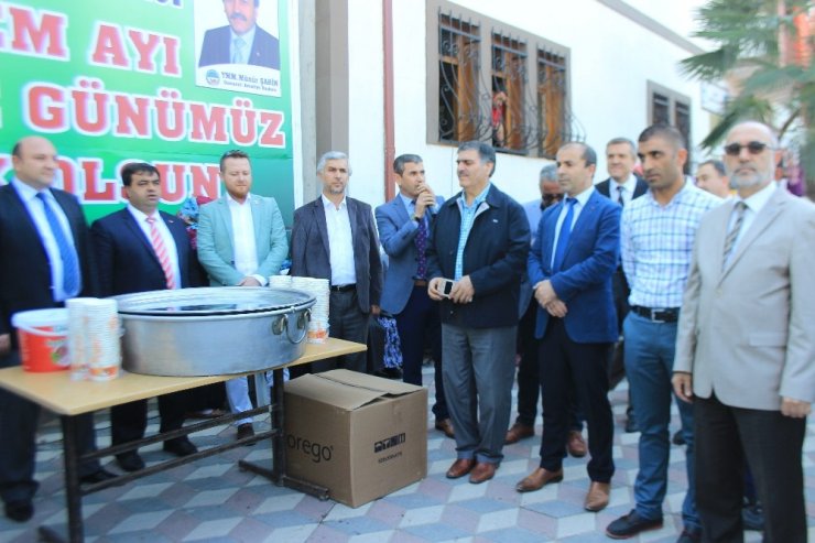Osmaneli Belediyesi 3 Bir Kişiye Aşure Dağıttı