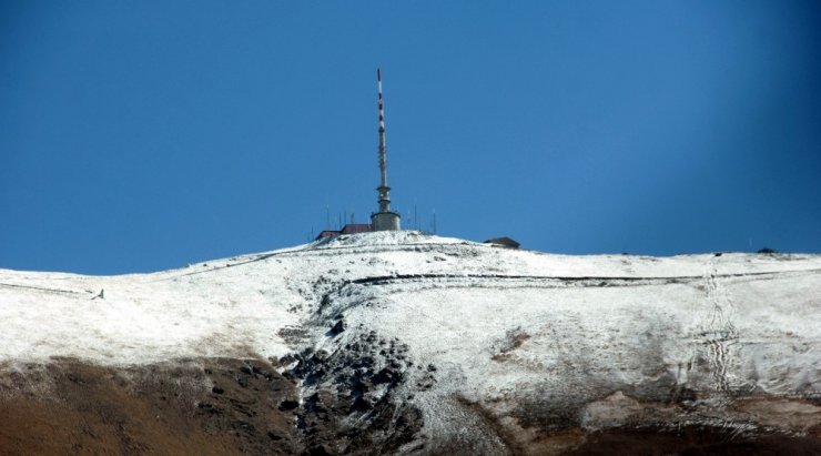Erzurum’da Yüksek Kesimlere Kar Yağdı, Hava Buz Kesti