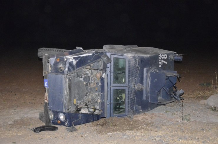 Şanlıurfa’da Polislerin Bulunduğu Araç Takla Attı: 2 Yaralı