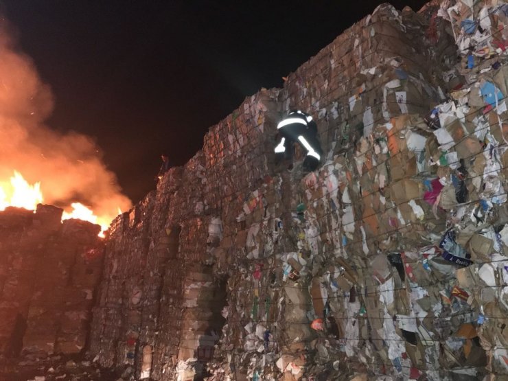 Kahramanmaraş’ta Kağıt Fabrikasında Yangın