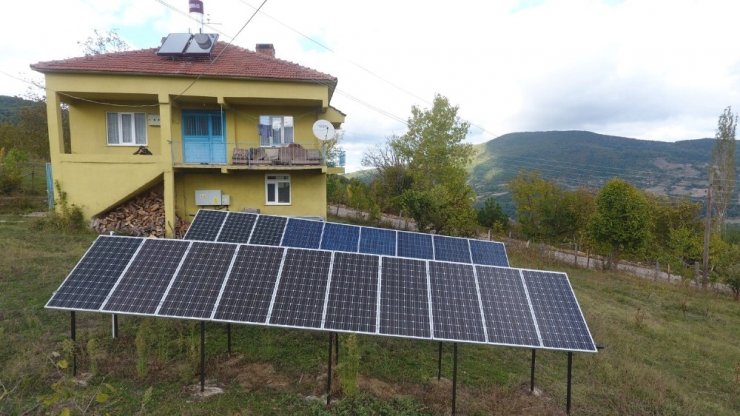Evinin Bahçesine Güneş Enerji Santrali Kuran Kezban Teyze Devletten Destek Bekliyor