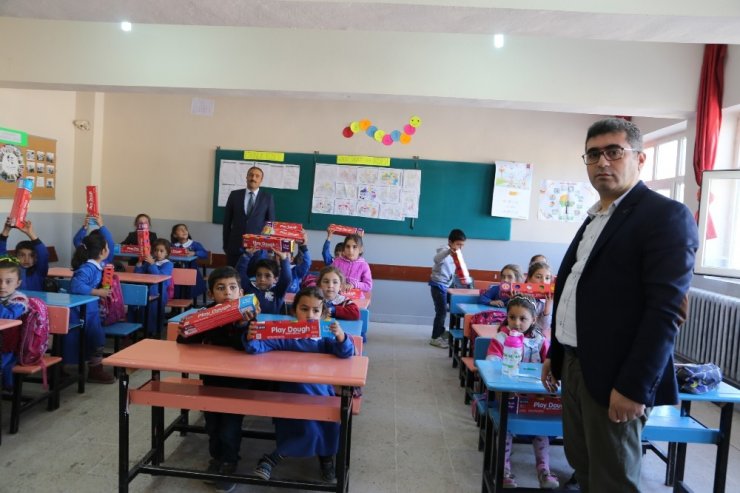 Kaymakam Çetin, Okulları Ziyaret Etti