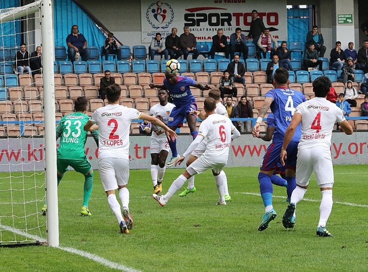 Süper Lig: Kardemir Karabükspor: 0 - Kayserispor: 0 (İlk Yarı)
