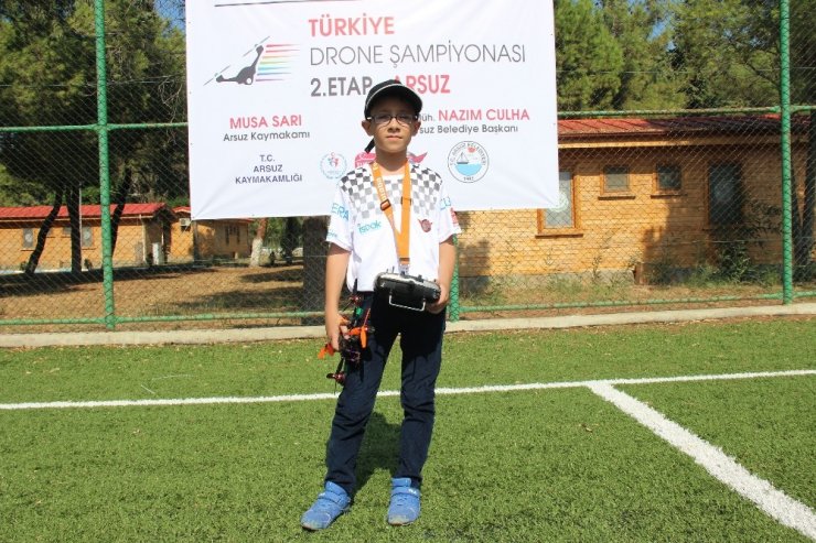 Dokuz Yaşında Profesyonel Drone Yarışçısı