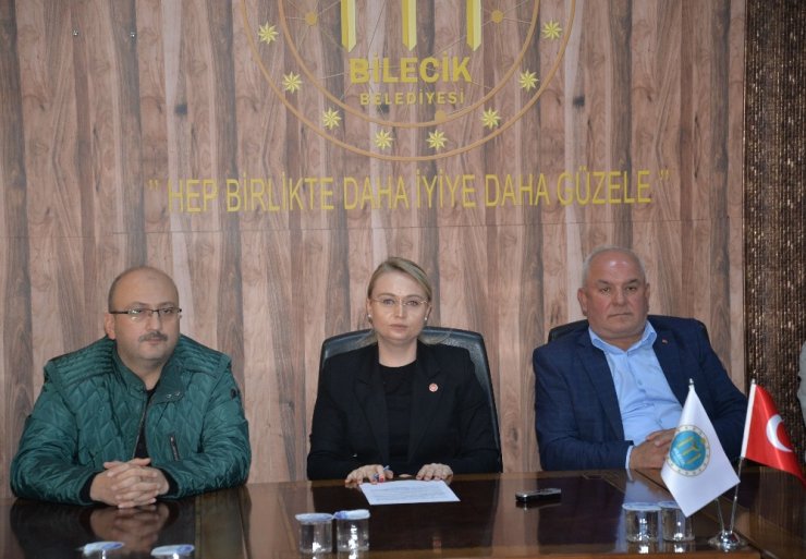 Ak Parti Bilecik Belediye Meclis Üyelerinden Basın Açıklaması