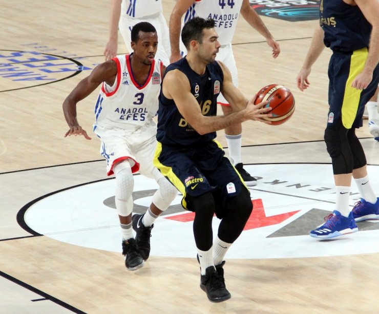 Tahincioğlu Basketbol Süper Ligi: Anadolu Efes: 84 - Fenerbahçe Doğuş: 80