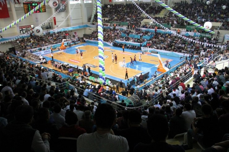 Sakarya Büyükşehir Basket’ten Tarihi Galibiyet