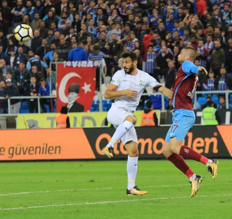 Süper Lig: Trabzonspor: 0 - Teleset Mobilya Akhisarspor: 3 (İlk Yarı)