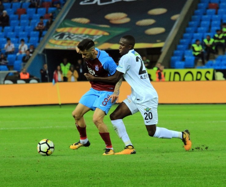 Süper Lig: Trabzonspor: 0 - Teleset Mobilya Akhisarspor: 3 (İlk Yarı)