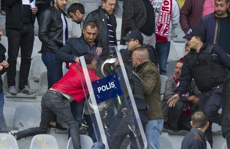 Mke Ankaragücü - Boluspor Maçında Olaylar Çıktı