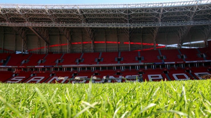 Samsunspor Stadı’nın Çimleri Yenileniyor