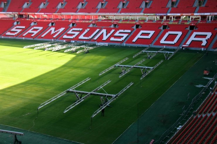 Samsunspor Stadı’nın Çimleri Yenileniyor