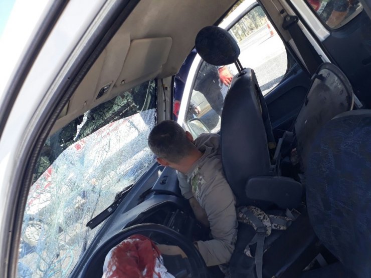 Adana’da Trafik Kazası: 3 Yaralı