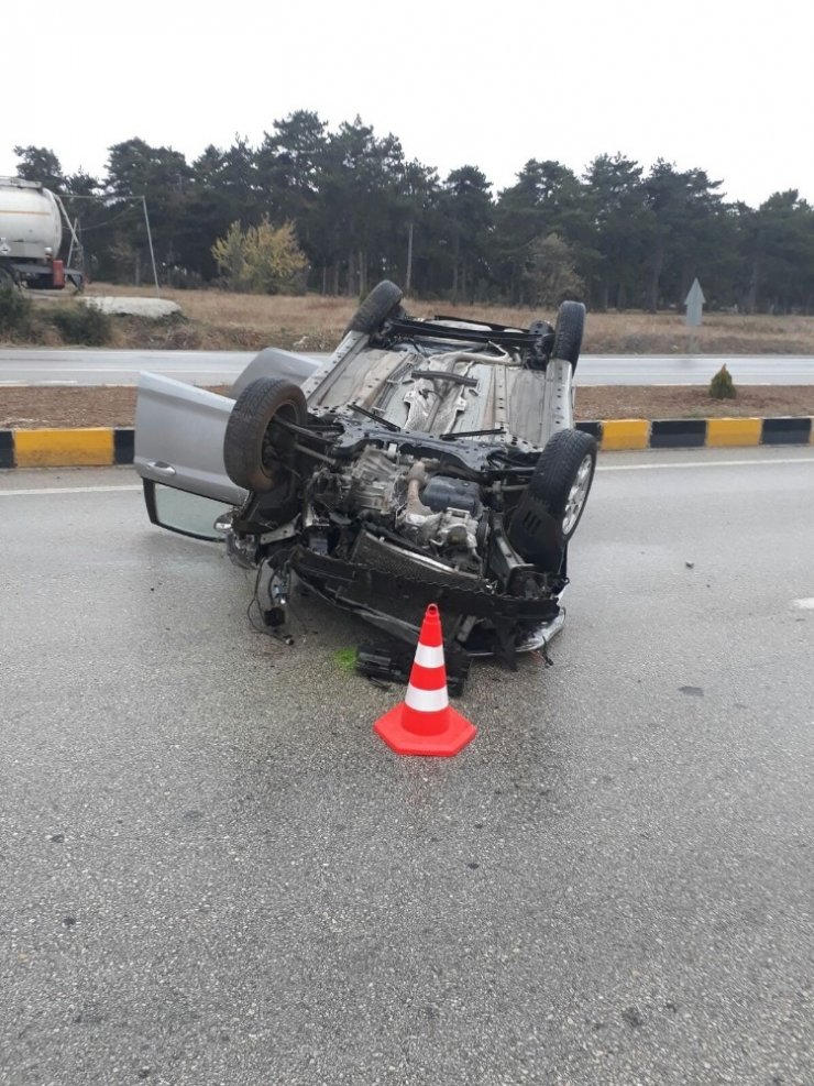 Kastamonu’da Kayganlaşan Zeminde Otomobil Takla Attı: 2 Yaralı