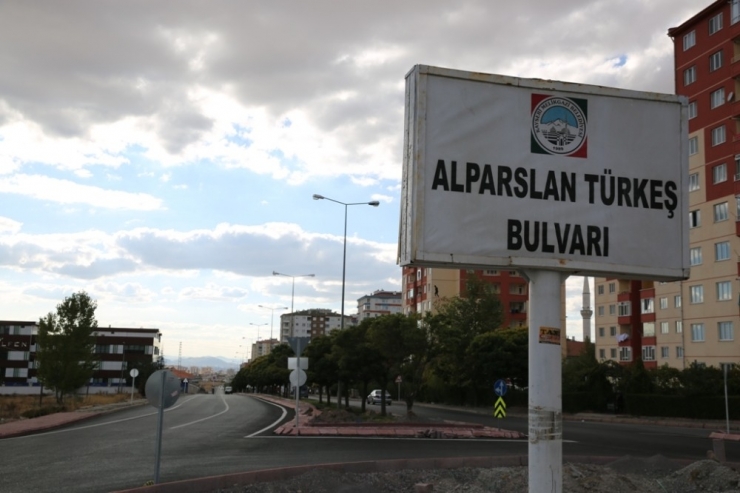 Alpaslan Türkeş Bulvarı’nda Çalışmalar Tamamlandı