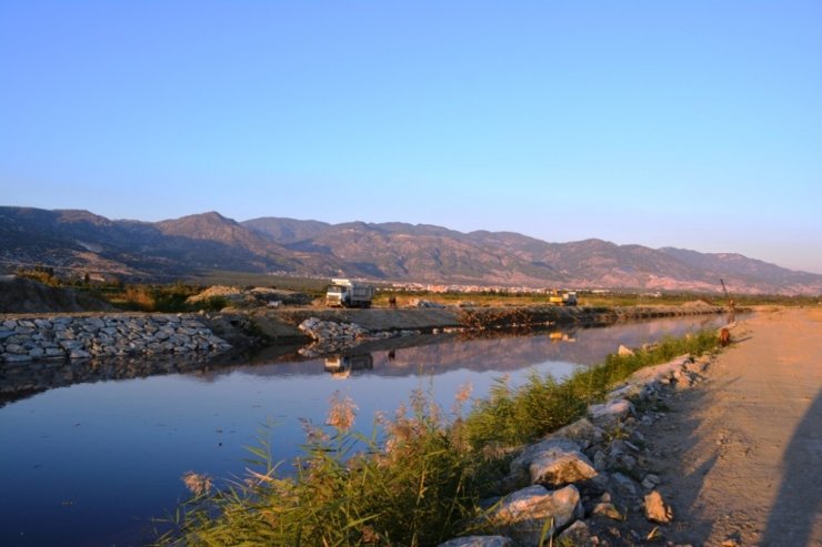 Menderes Nehri Yatak Düzenleme Projesi İle Tarıma Kazandırılan Alanlar Artıyor