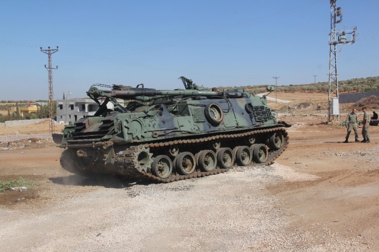 Suriye Sınırına Tank Sevkiyatı Sürüyor