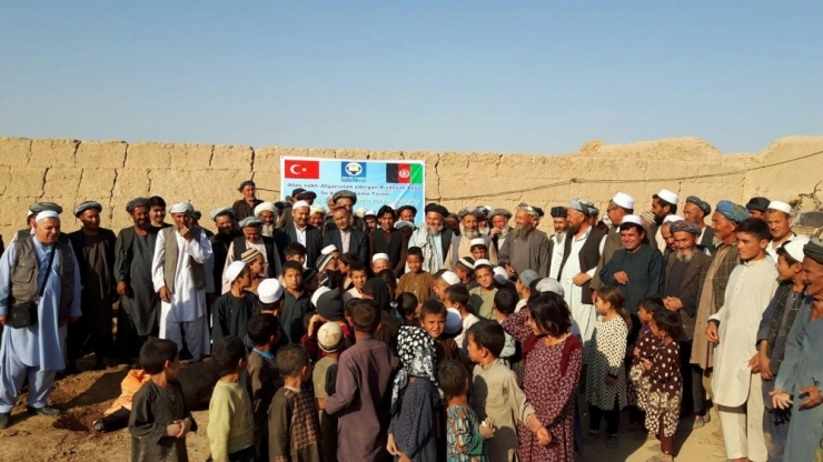 İhlas Vakfı Afganistan’da Su Kuyusu Açtı