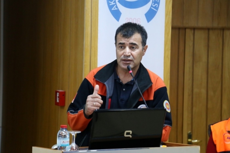 Aksaray Afad Müdürü Türkmen: "Tuz Gölü Fay Hattı Üzerinde 6 Büyüklüğünde Deprem Gerçekleşebilir"