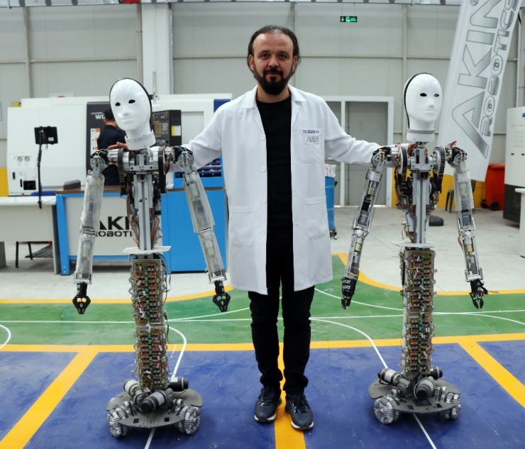 Milli İnsansı Robotun Seri Üretimine Başlandı