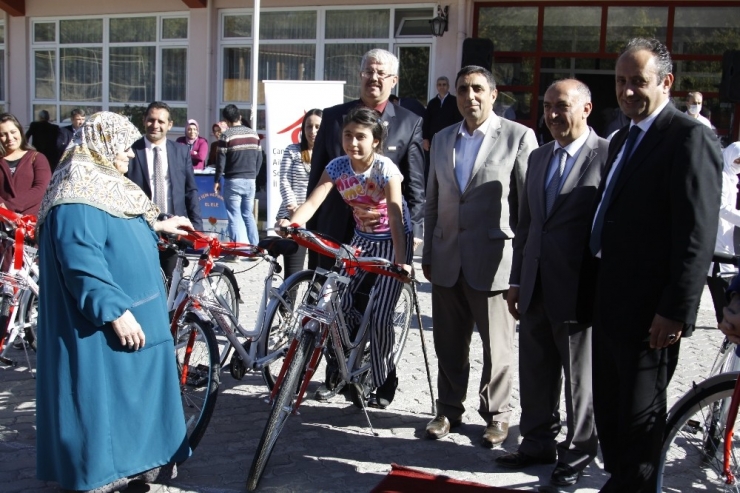 Çankırı’da Şehit Ve Gazi Ailelerine Bisiklet Hediye Edildi