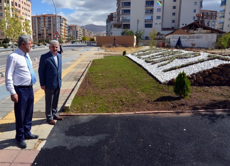 Yeşilyurt Belediye Başkanı Hacı Uğur Polat’tan Parklara İnceleme