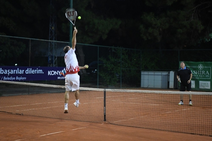 Konyaaltı Belediyesi Tenis Turnuvası Başladı