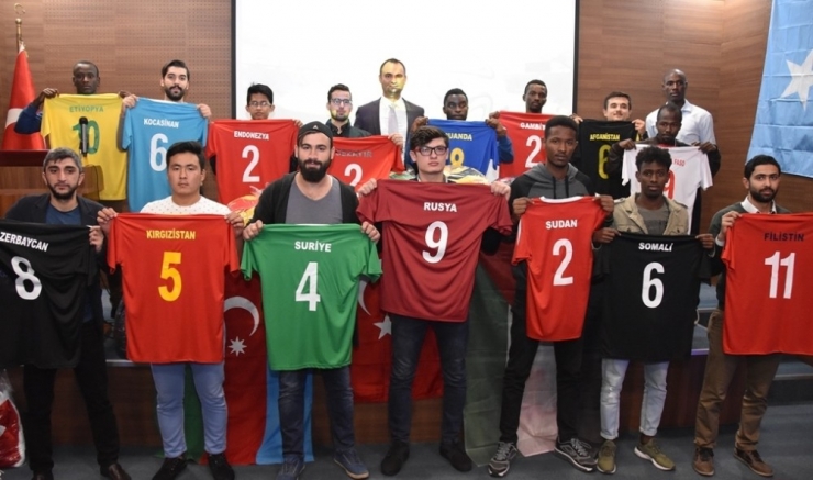 28 Ülke Öğrencilerinin Katıldığı 1. Mini Dünya Kupası Başlıyor