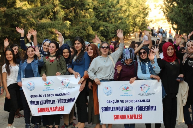 Şırnaklı Gençler, Mardin’in Tarihi Yerlerini Gezdi