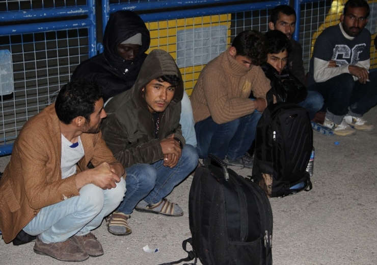 ’Asker’ Bileti Kesilen Yolcular Kaçak Göçmen Çıktı