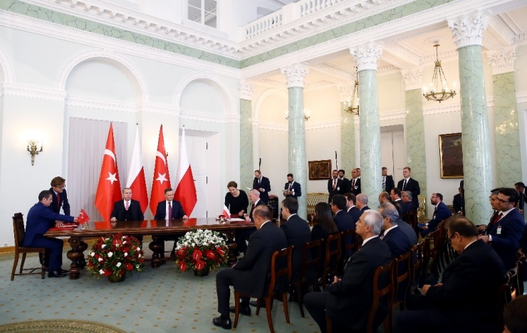 Polonya Ve Türkiye Arasında 5 Anlaşma İmzalandı