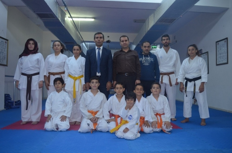 Kahta’da Okul Sporları Faaliyetleri Toplantısı Yapıldı