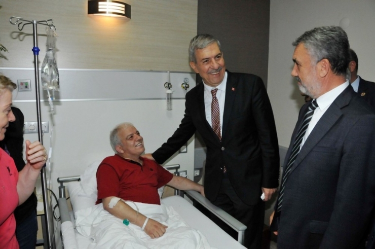 Sağlık Bakanı Demircan’dan Omü Tıp Fakültesi Hastanesinin Aciline Ziyaret