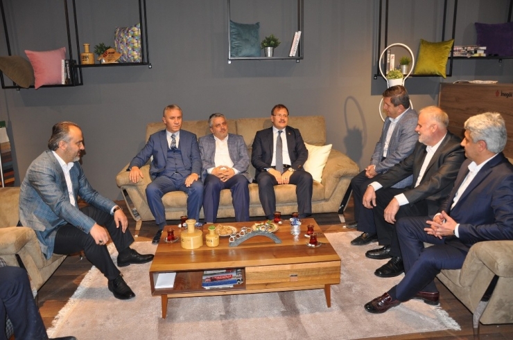 Başbakan Yardımcısı Çavuşoğlu: “İstifalarla İlgili Süreç Devam Ediyor”