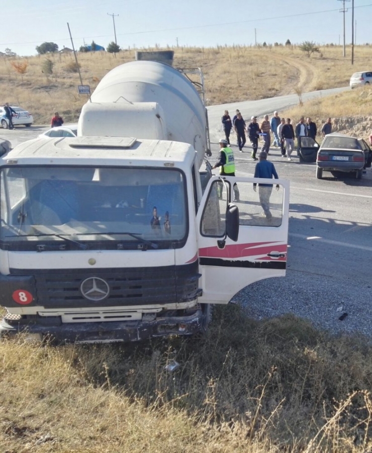 Beyşehir Ve Hüyük’te Trafik Kazaları: 4 Yaralı