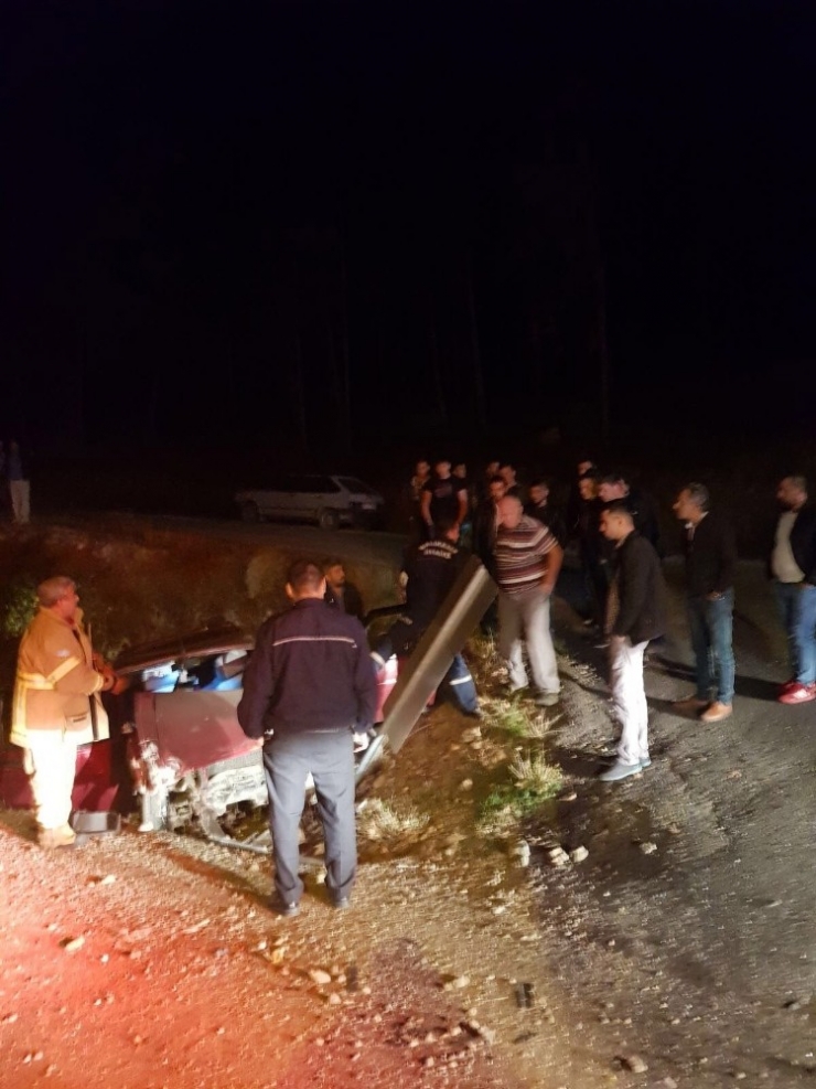 Dursunbey’de Otomobil Şarampolden Uçtu:1 Ölü 1 Yaralı