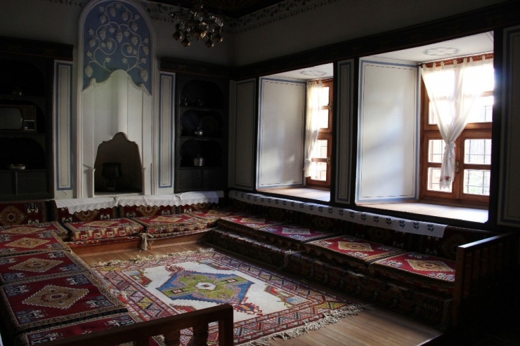 Karaman’da Asırlık Evler Bir Bir Restore Ediliyor