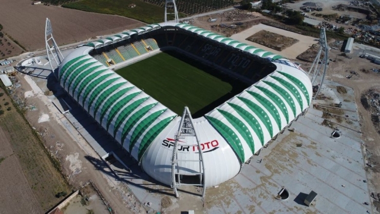 Spor Toto Akhisar Belediye Stadyumu’nda Hibrit Çim Ekimi Başladı