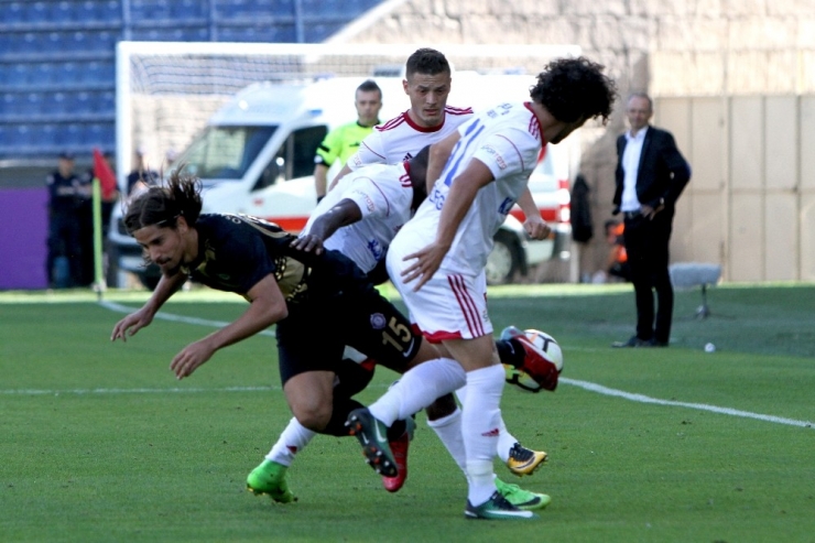Süper Lig: Osmanlıspor: 0 - Kardemir Karabükspor: 0 (İlk Yarı)