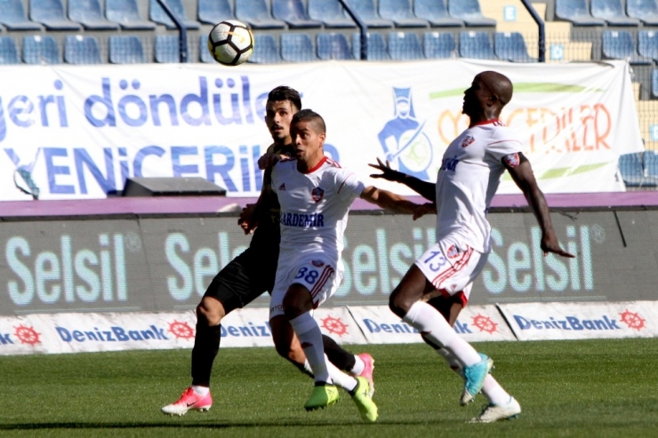 Süper Lig: Osmanlıspor: 0 - Kardemir Karabükspor: 0 (İlk Yarı)