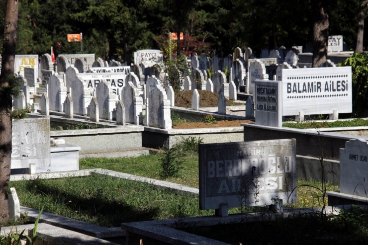 Samsun’da 10 Yıl Daha Yetecek Mezar Yeri Var