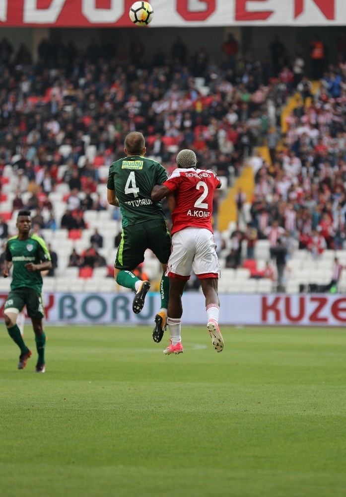 Süper Lig: D.g. Sivasspor: 0 - Bursaspor: 0 (İlk Yarı)